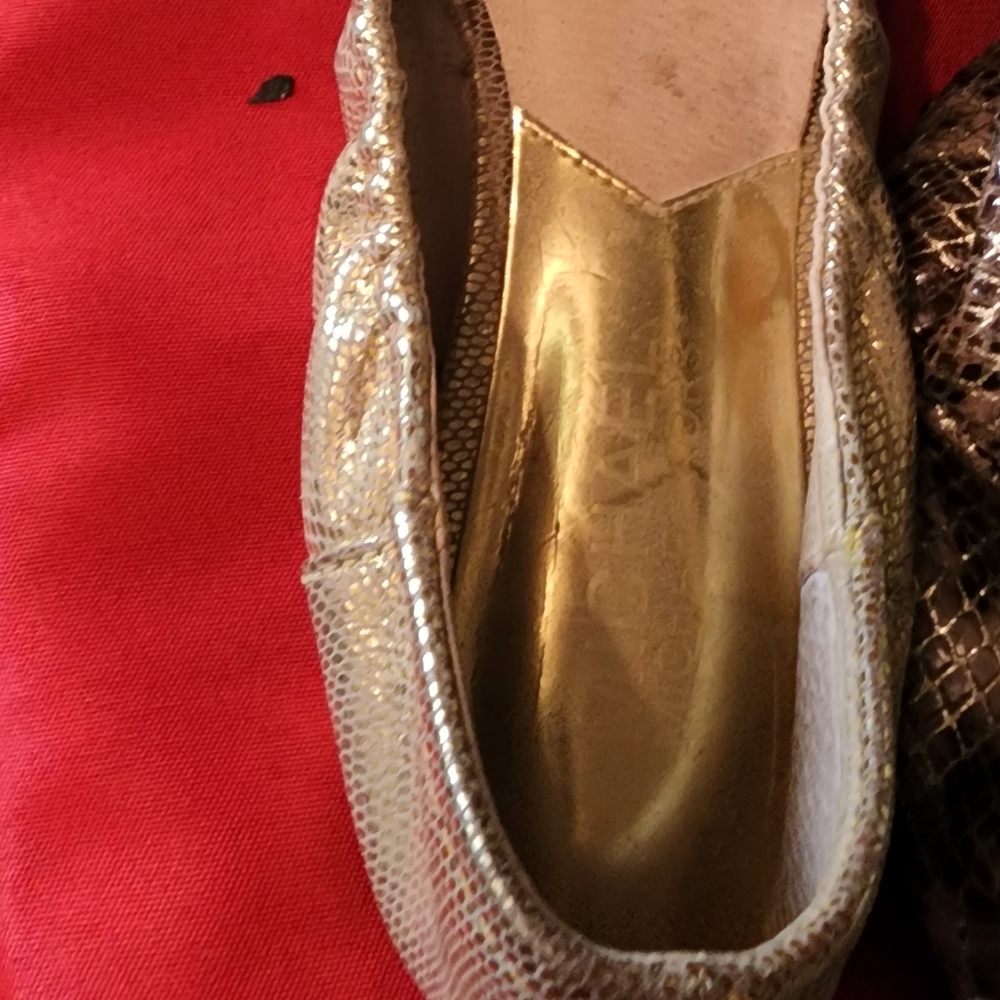 Shoes - Picture 3 of 4